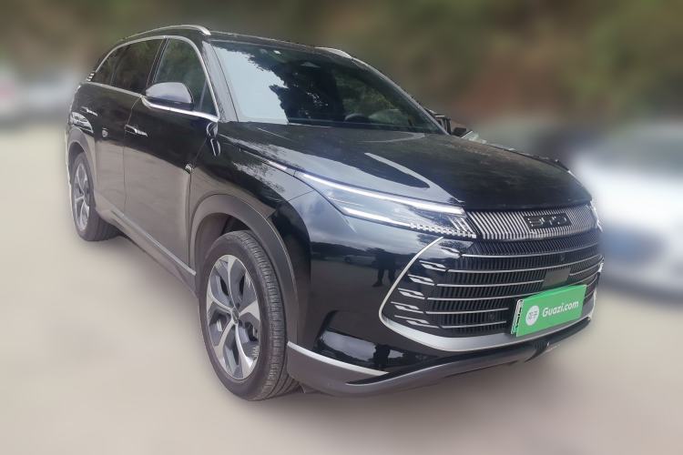 Used BYD Frigate 07 2023 DM-i 100KM Prestige Model Front Right 45 Deg