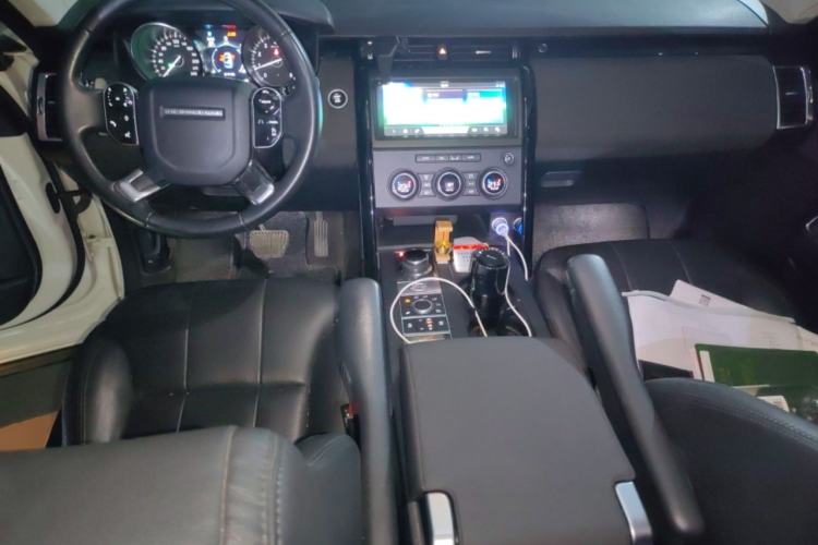 Used Land Rover Discovery 2018 3.0 SC V6 SE
