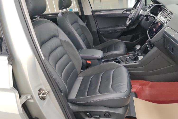 Used Volkswagen Tiguan L 2021 330TSI Automatic Two-Wheel Drive R-Line Enhanced Edition Right Front Seat