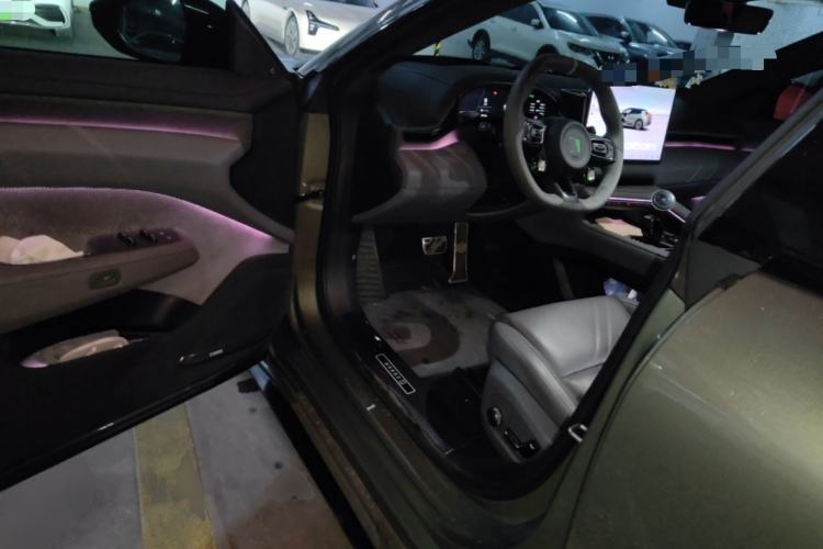 Used Zeekr 001 2024 WE Edition 95 kWh All-Wheel Drive Driver Seat