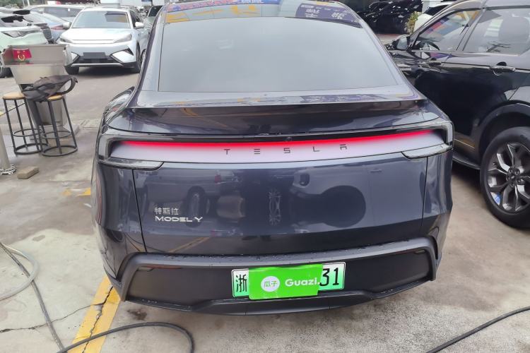 Used Tesla Model Y 2025 Rear-Wheel-Drive Version Rear