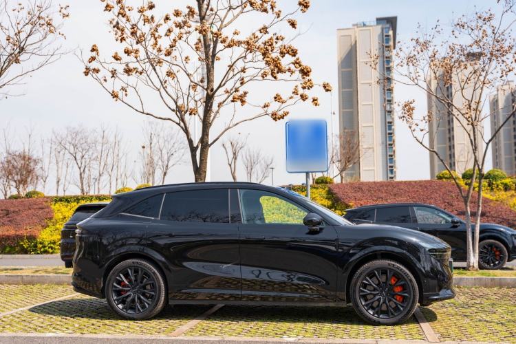 Used Zeekr 7X 2025 100 kWh Long-Range Rear-Wheel Drive with Intelligent Driving Features