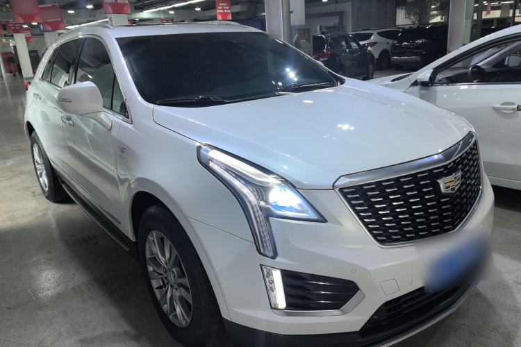 Used Cadillac XT5 2021 28T Luxury Model Front Right 45 Deg