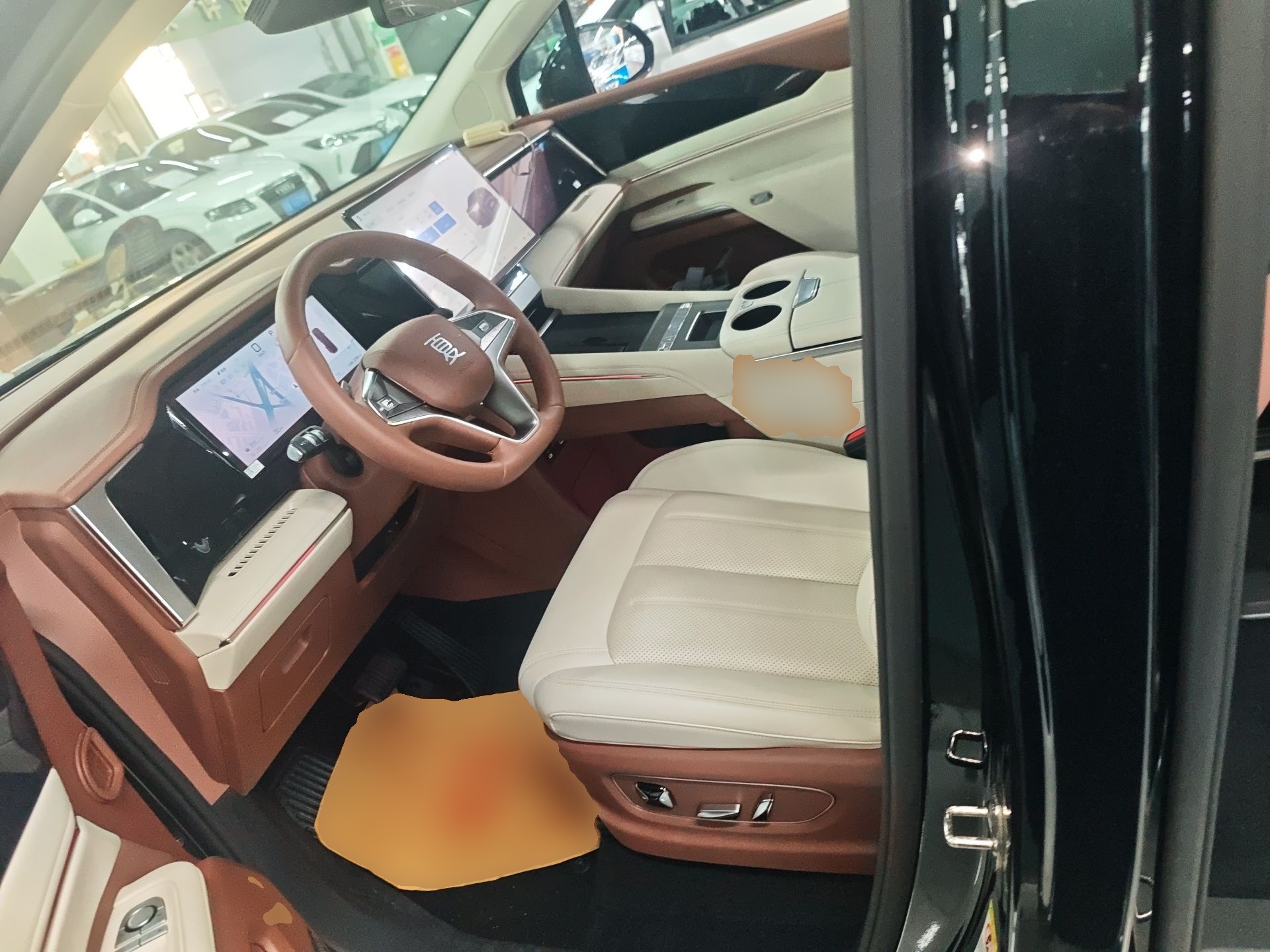 المقاعد الأمامية داخل السيارة