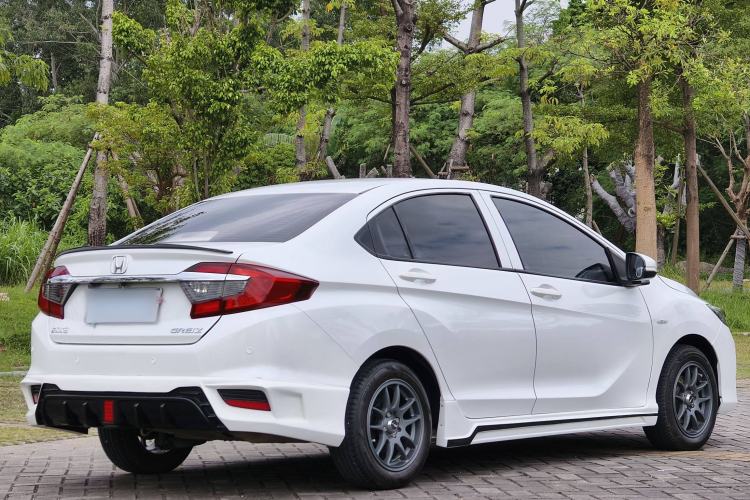 Used Honda Greiz 2016 1.5L CVT Classic Edition
