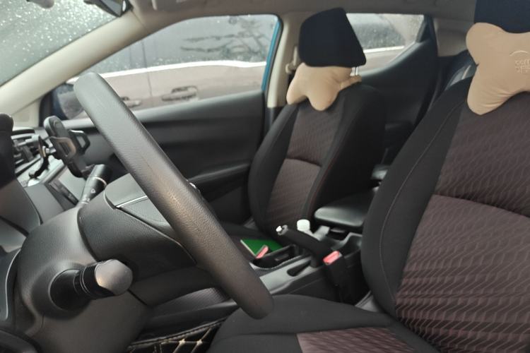 Used Nissan Lannia 2016 1.6L CVT Smart Cool Edition Left Front Seat