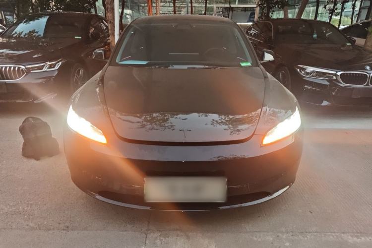 Used Tesla Model 3 2023 Long-Range All-Wheel-Drive Version