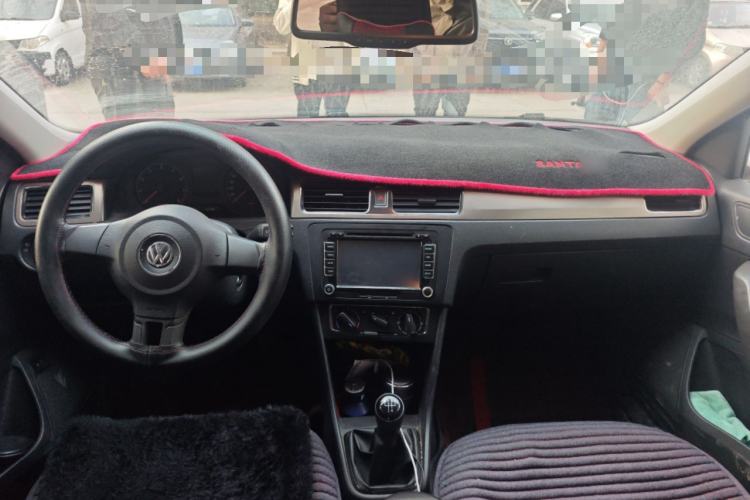 Used Volkswagen Santana 2013 1.6L Manual Comfort Edition Center Console