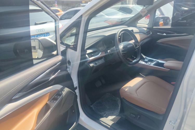 Used SAIC MAXUS G50 2024 Facelift PLUS 1.5T Happiness-Recommended Automatic Start-Up Version Driver Seat