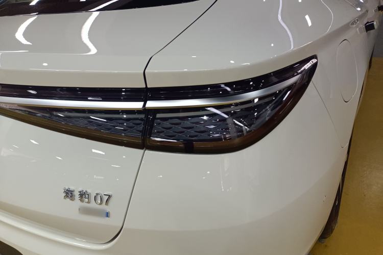 Used BYD Seal 07 DM-i 2026 DM-i 1.5T 135km Prestigious Edition Exterior 3