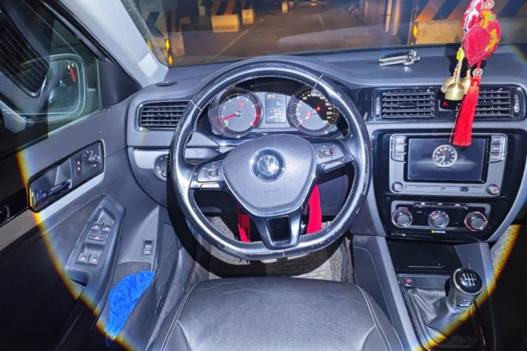 Used Volkswagen Sagitar 2017 1.6L Manual Comfort Model Steering Wheel