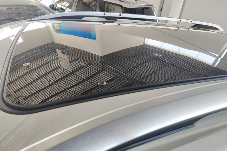 Used Chevrolet Equinox 2019 535T Automatic YuJie Edition China VI Roof