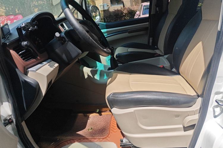 Used FORTHING Lingzhi 2019 M5L 1.6L 7-Seater Base Model China VI Standard
