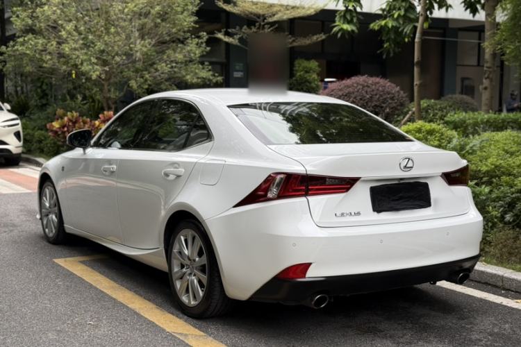 Used Lexus IS 2015 200t F SPORT
