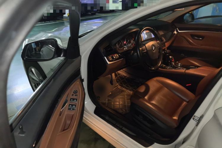 Used BMW 5 Series 2014 528Li Leading Model
