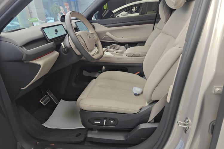 Used Nio ES8 2024 75 kWh Left Front Seat