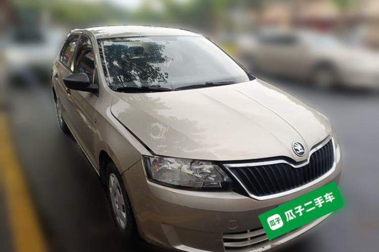 Used Skoda Rapid 2015 1.6L Automatic Enjoyment Selection Model
