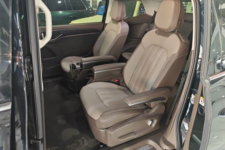 Used Volkswagen Viloran 2024 380TSI Luxury Edition