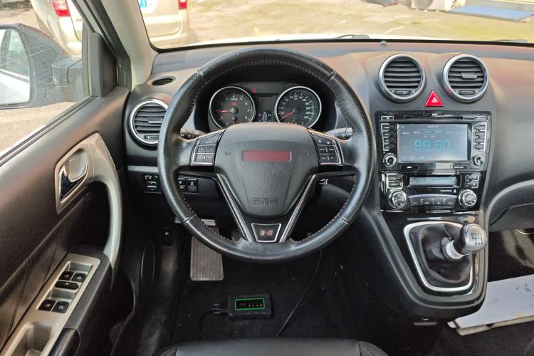 Used Haval H6 2015 Upgraded Model 1.5T Manual Two-Wheel Drive Elite Version Steering Wheel
