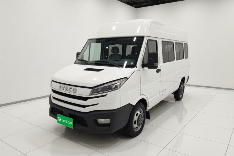 Used Iveco Daily 2023 2.5T A37M1 Long Wheelbase Mid-Roof Dual-Tire Side-Sliding Doors 5-9 Seats