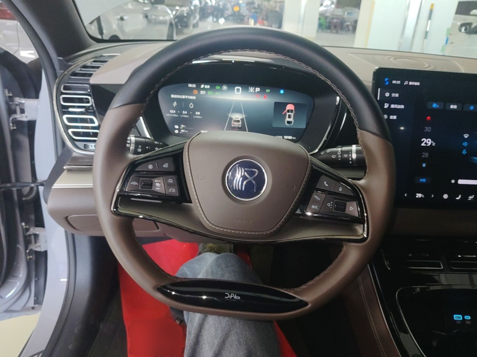 BYD Han 2025 DM-i 125KM Elite Model — снимка 13
