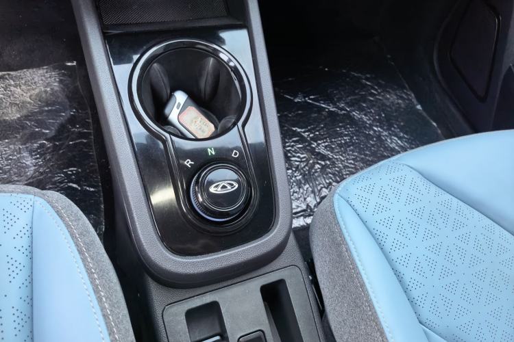 Used Chery QQ Little Ant 2024 Edition Youth Version 251km Passion Version 23.99 kWh Gear Lever