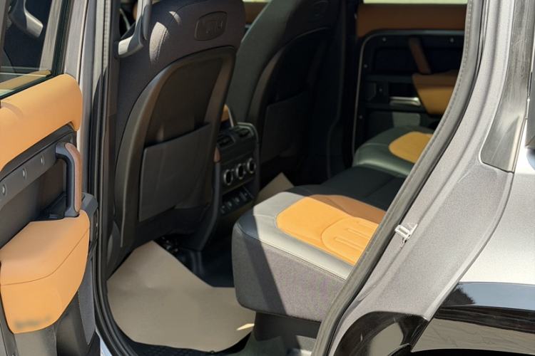 Used Land Rover Defender 2021 110 P400 X Exterior 7