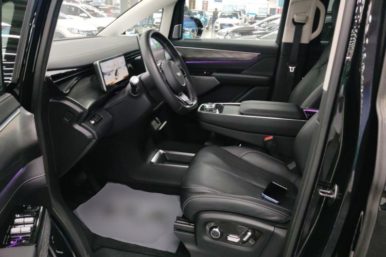 Used Geely Galaxy LEVC L380 2024 100 kWh 6-Seater Two-Wheel Drive Air
