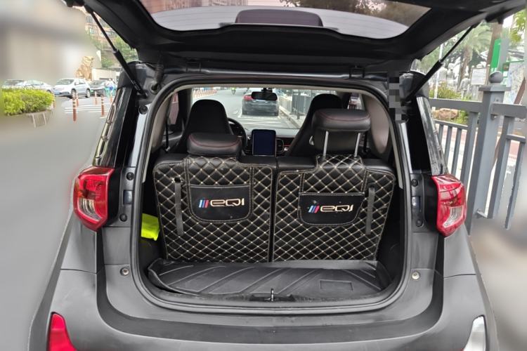 Used Chery Little Ant 2022 Sweet Pink Edition Half-Sugar Version Lithium Iron Phosphate 29.2 kWh 30 kW 301 km