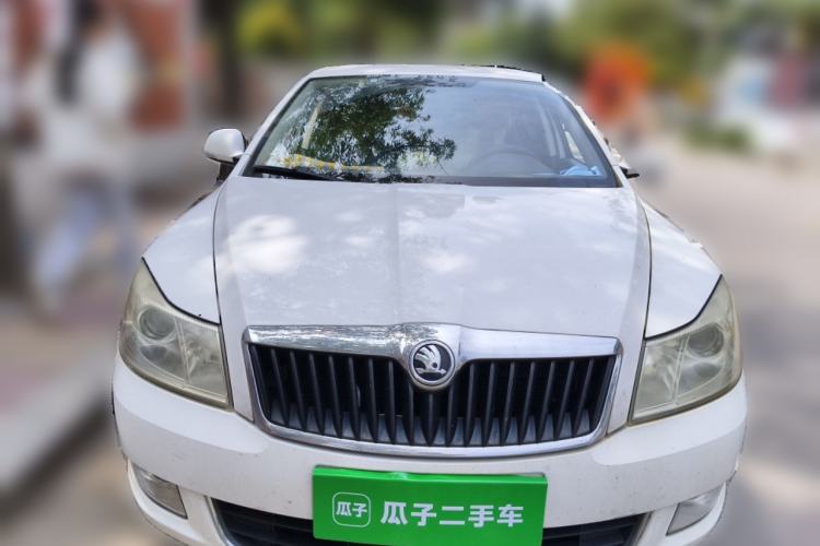 Used Skoda Octavia 2015 Classic Model 1.6L Automatic Elegance Edition Front