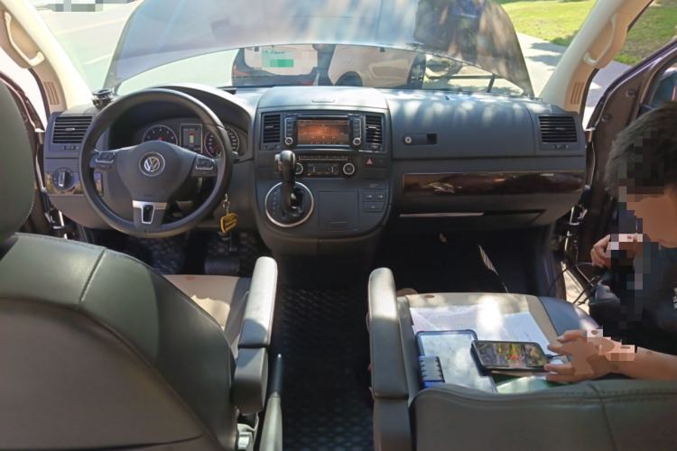 Used Volkswagen Multivan 2012 2.0 TSI Four-Wheel Drive Deluxe Edition Center Console