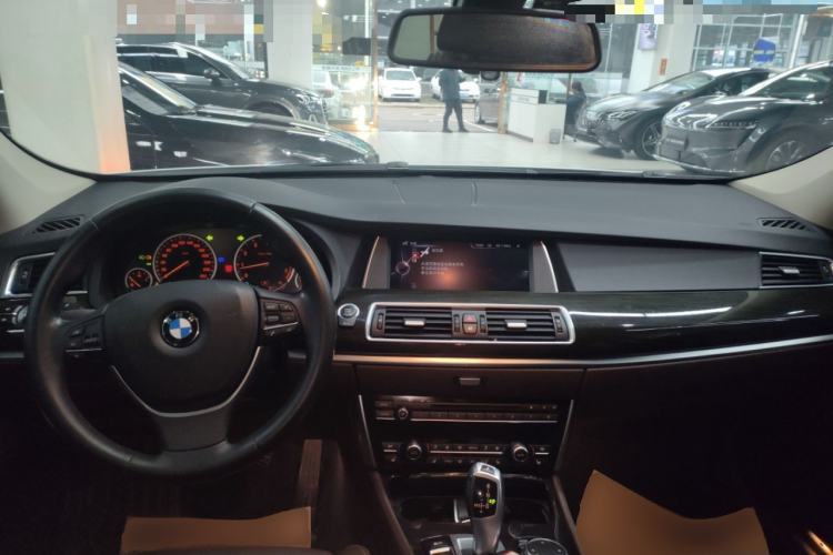 Used BMW 5 Series GT 2015 528i Luxury Edition