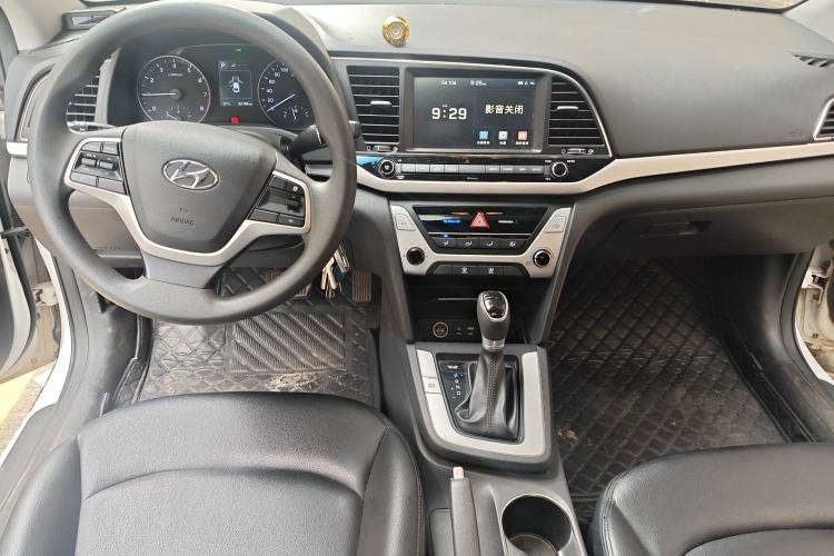 Used Hyundai Elantra (6th Generation / Lingdong) 2016 1.6L Automatic ZhiXuan – Elite Version Center Console