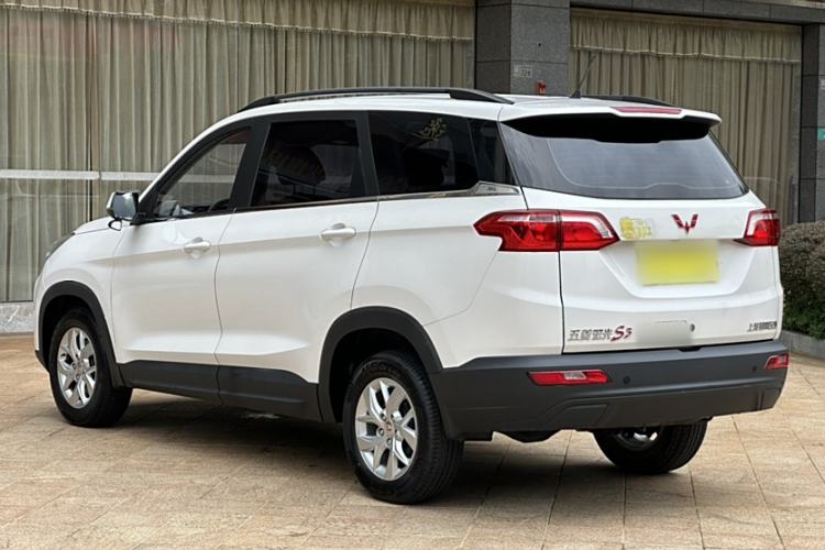 Used Wuling Hongguang S3 2019 1.5L Manual Comfort Model China VI Standard