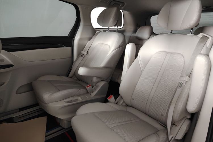 Used Buick GL8 2022 ES Landtrek 653T Comfort Edition