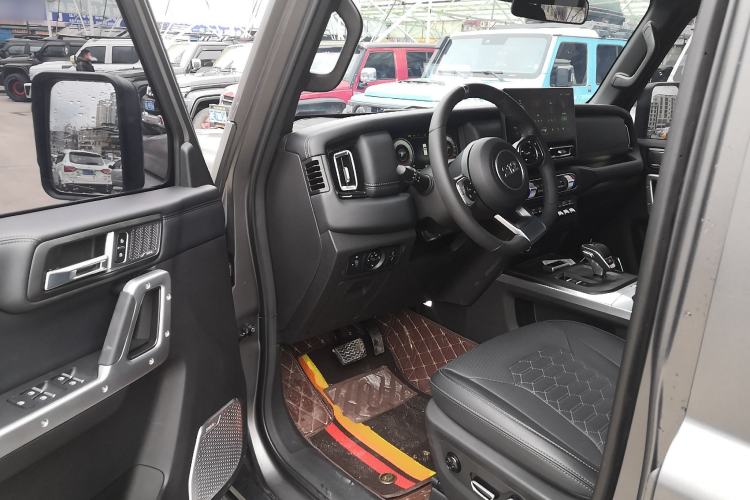 Used 212 T01 2024 2.0T Mechanic