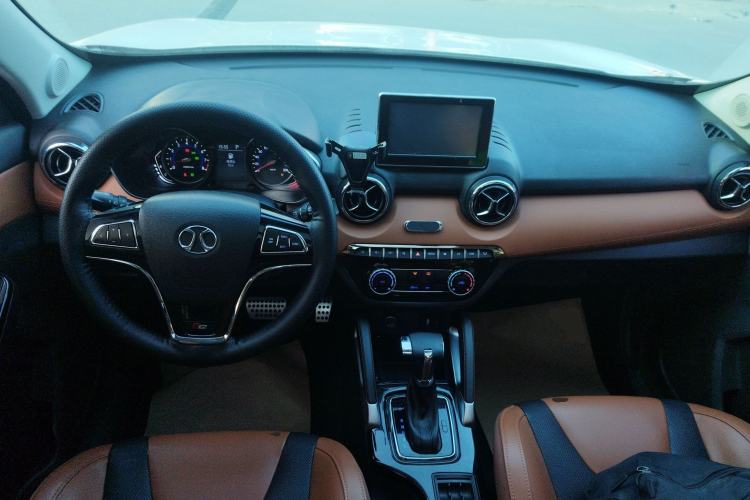 Used BAIC Senova X35 2016 1.5L Automatic Luxury Edition Interior 2