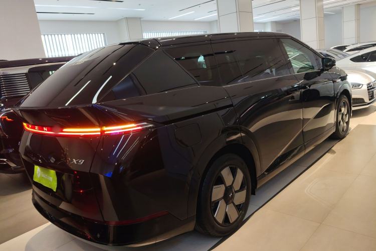 Used XPeng X9 2024 702 Ultra-Long Range Max