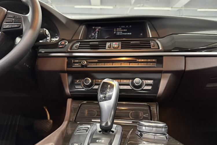 Used BMW 5 Series 2014 525Li Luxury Design Package