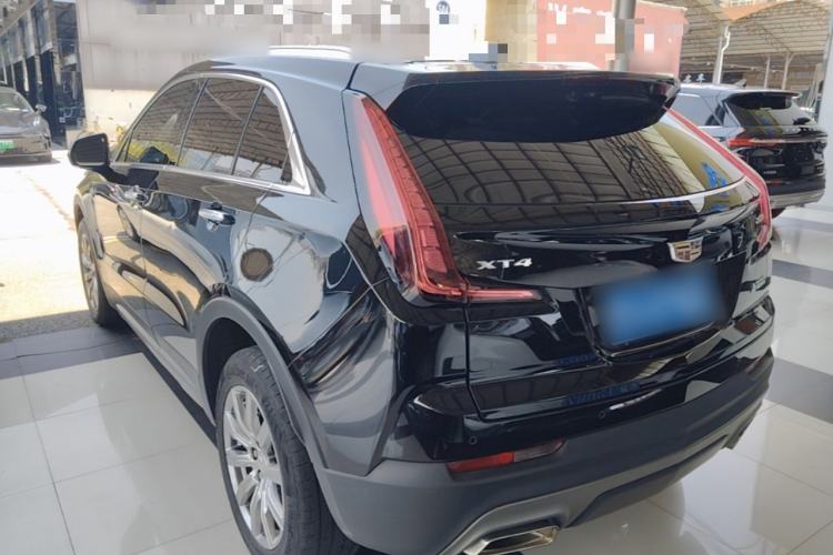 Used Cadillac XT4 2022 28T Two-Wheel-Drive Luxury Version Rear Left 45 Deg