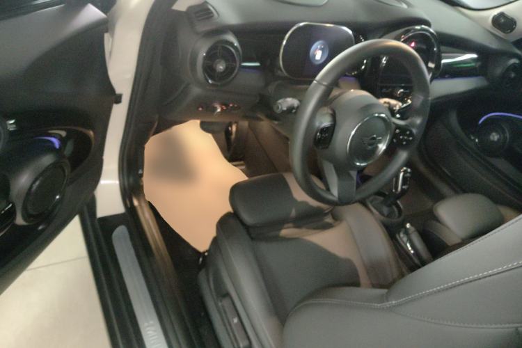 Used MINI MINI 2023 1.5T COOPER Artist