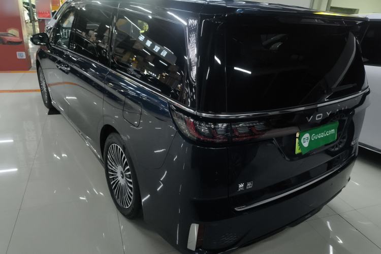 Used VOYAH Dream 2025 PHEV Four-Wheel-Drive Flagship Kunpeng Edition
