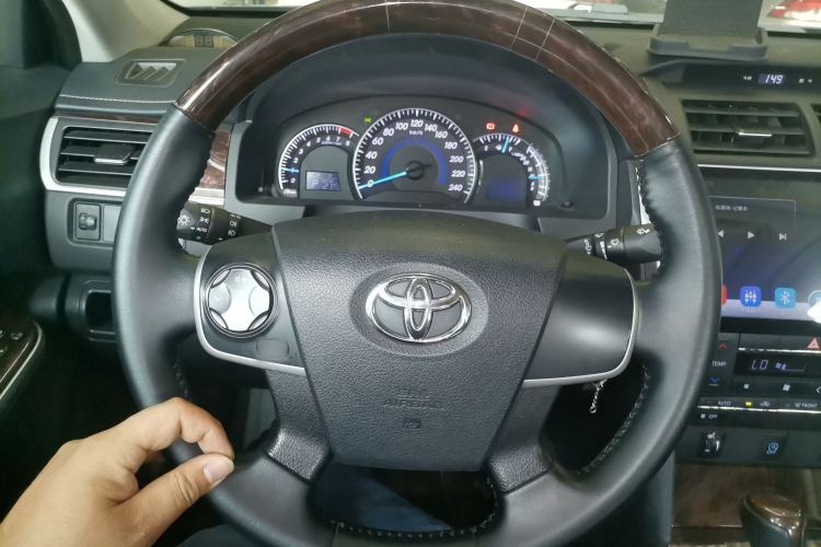 Used Toyota Camry 2016 2.0G 10th Anniversary Leading Edition
