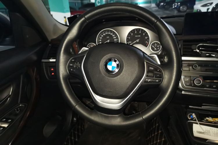 Used BMW 3 Series 2014 320Li Luxury Design Package
