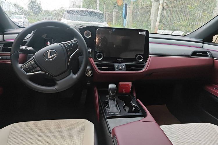 Used Lexus ES 2025 200 Premium Edition Center Console