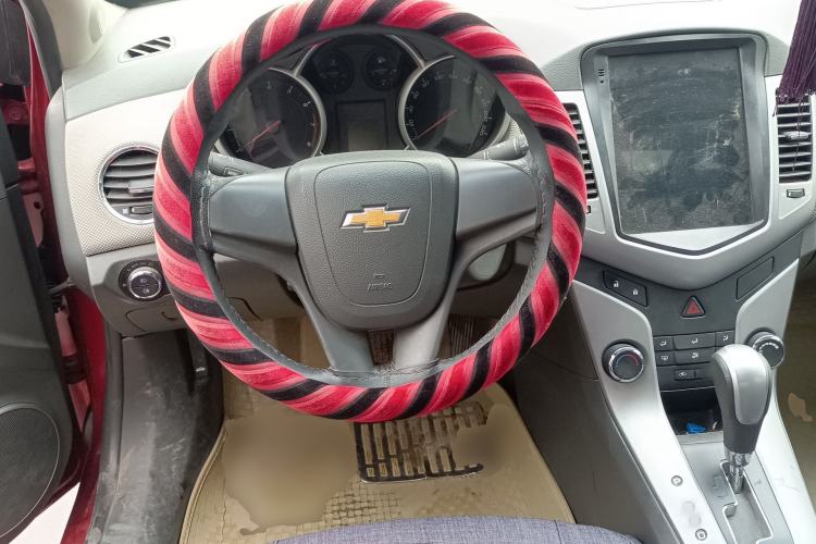 Used Chevrolet Cruze 2013 1.6L SE AT Steering Wheel