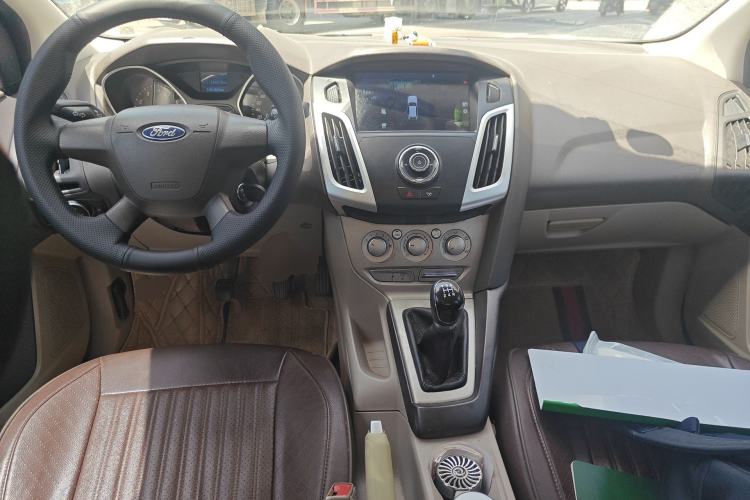 Used Ford Focus 2012 Sedan 1.6L Manual Comfort Model
