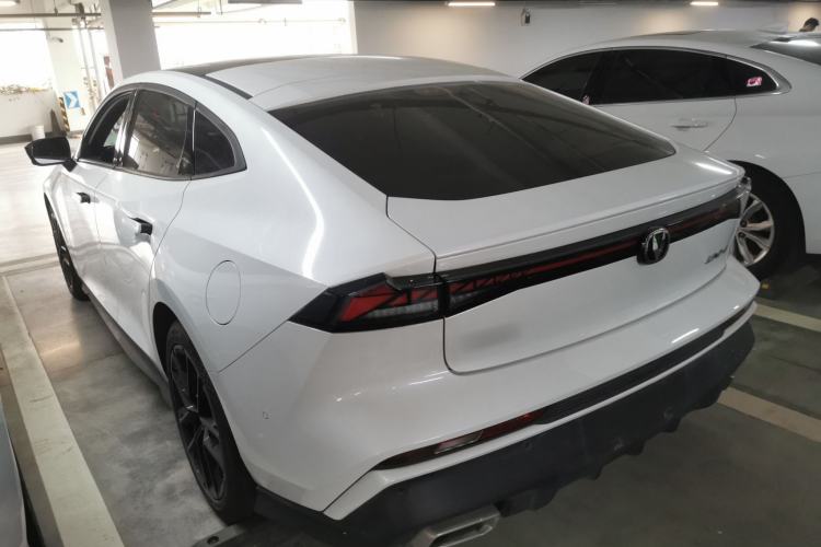 Used CHANGAN UNI-V 2024 1.5T Smart Navigation Version Rear Left 45 Deg