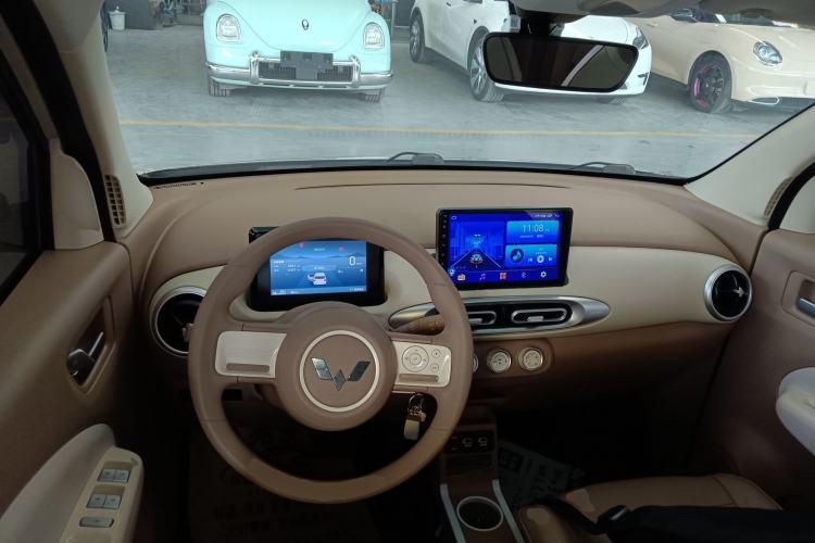 Used Wuling Hongguang MINIEV 2025 Four-Door Version Advanced Edition Center Console