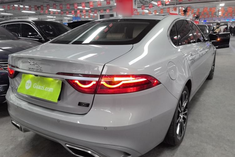 Used Jaguar XFL 2024 2.0T P250 Two-Wheel Drive Prestige Luxury Edition Rear Right 45 Deg